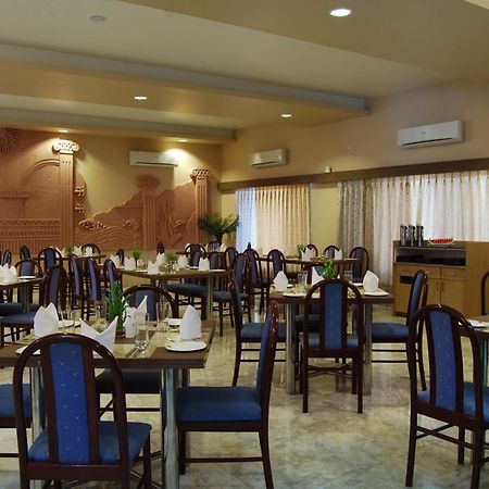 Lion Lords Inn Rājula Екстериор снимка