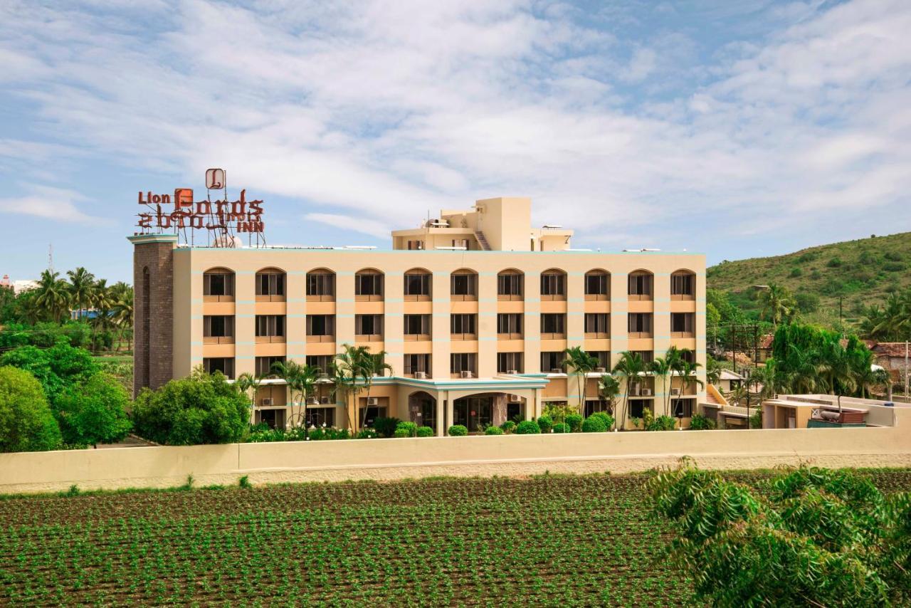 Lion Lords Inn Rājula Екстериор снимка